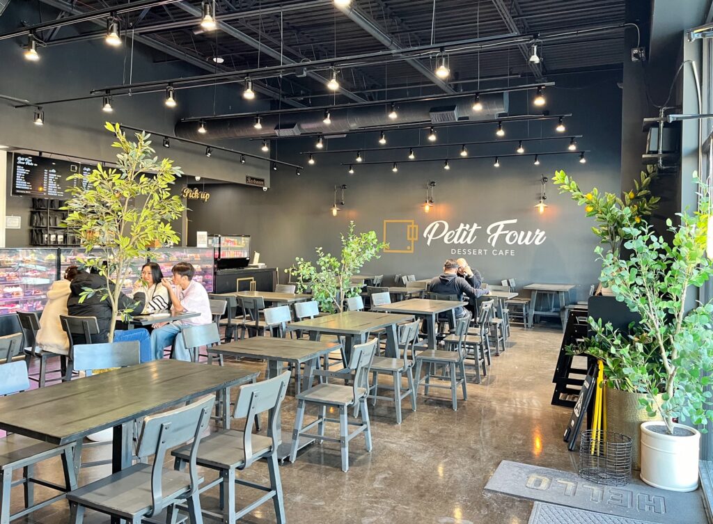 dessert cafe