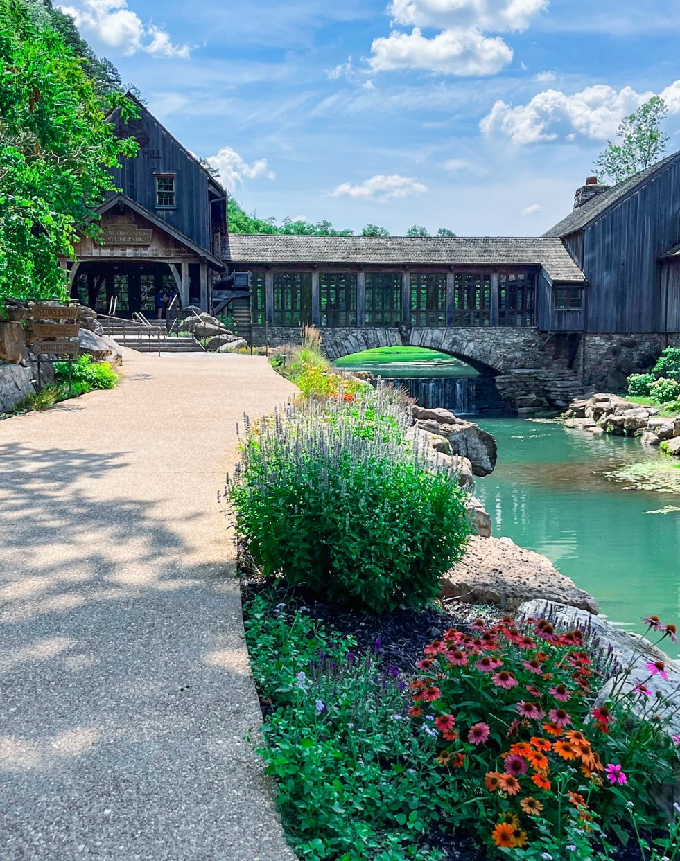 Family vacation Branson missouri - Dogwood Canyon