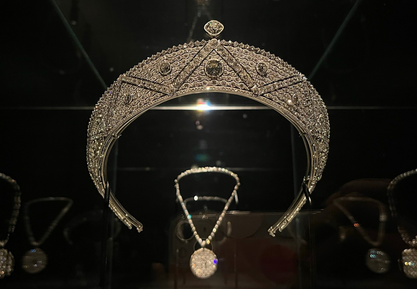 Cartier crown and necklace at Dallas Museum of Art Special Exhibits; DMA - one of the many free museums in Dallas